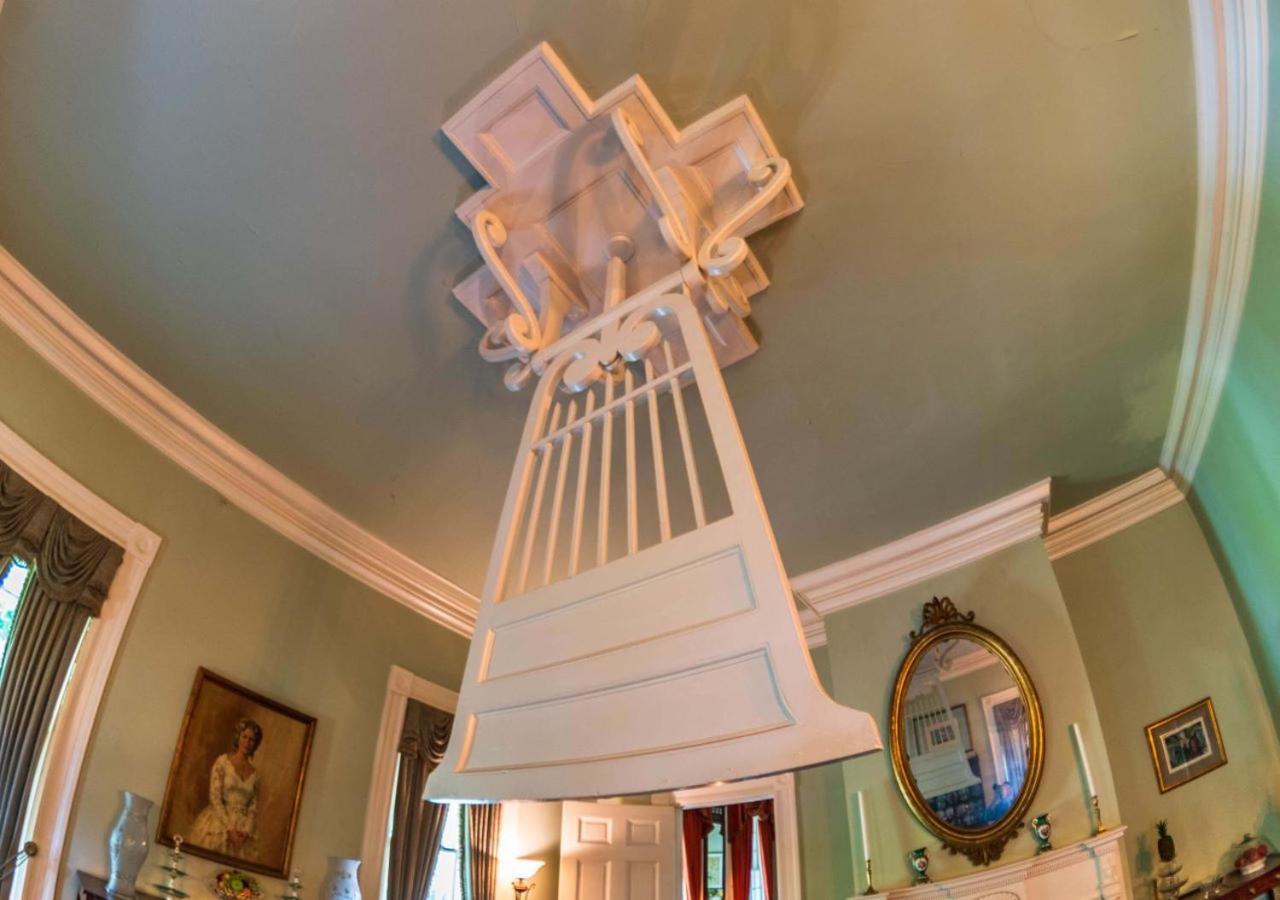 Linden - A Historic Bed And Breakfast Натчез Экстерьер фото