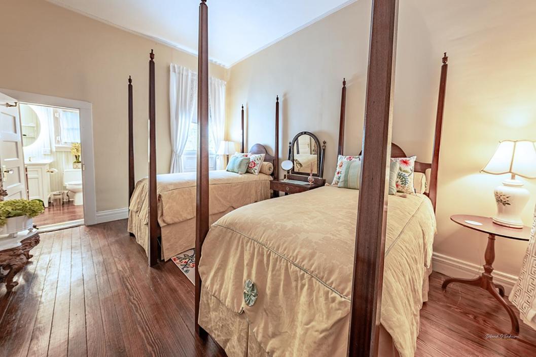 Linden - A Historic Bed And Breakfast Натчез Экстерьер фото