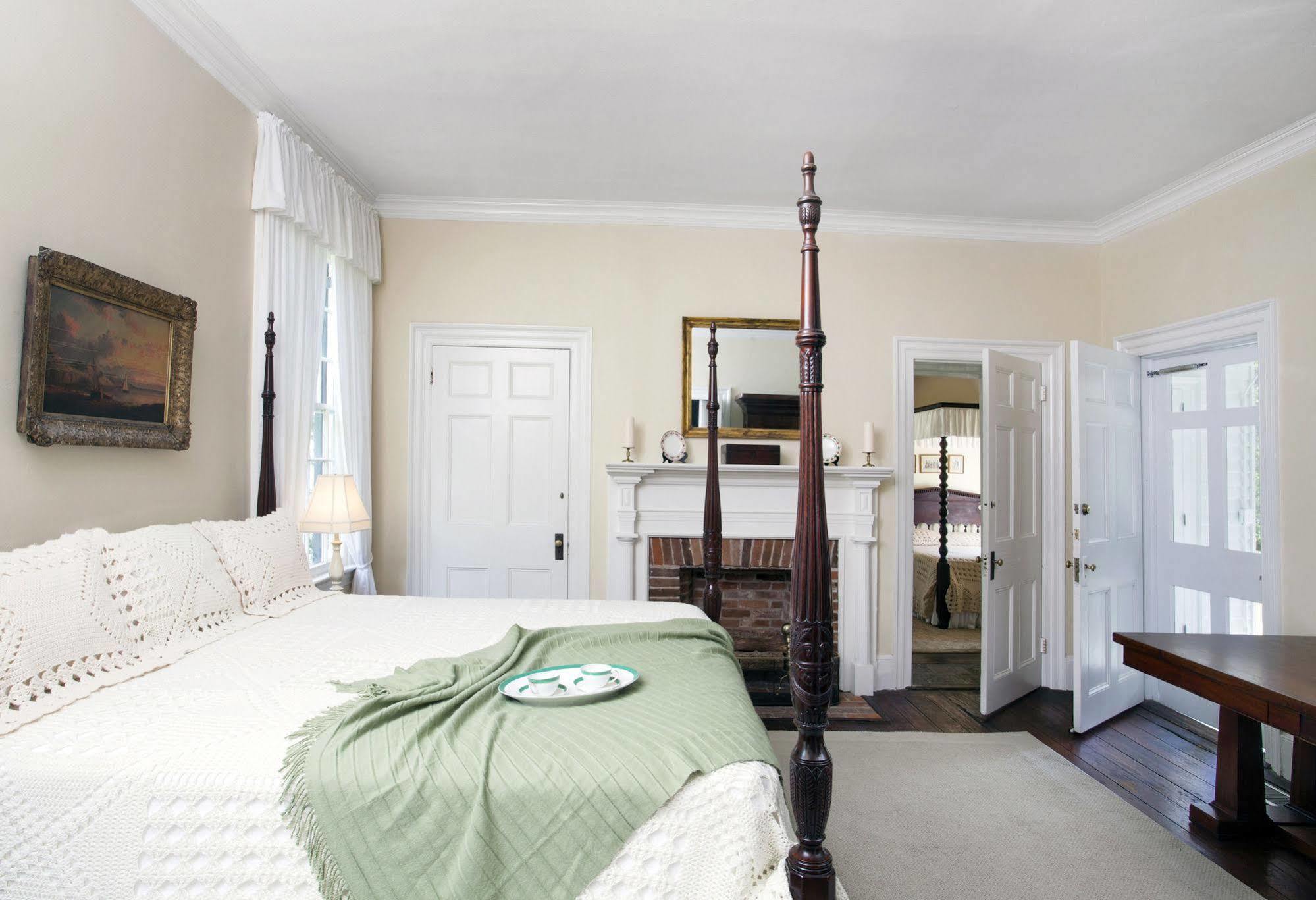 Linden - A Historic Bed And Breakfast Натчез Экстерьер фото