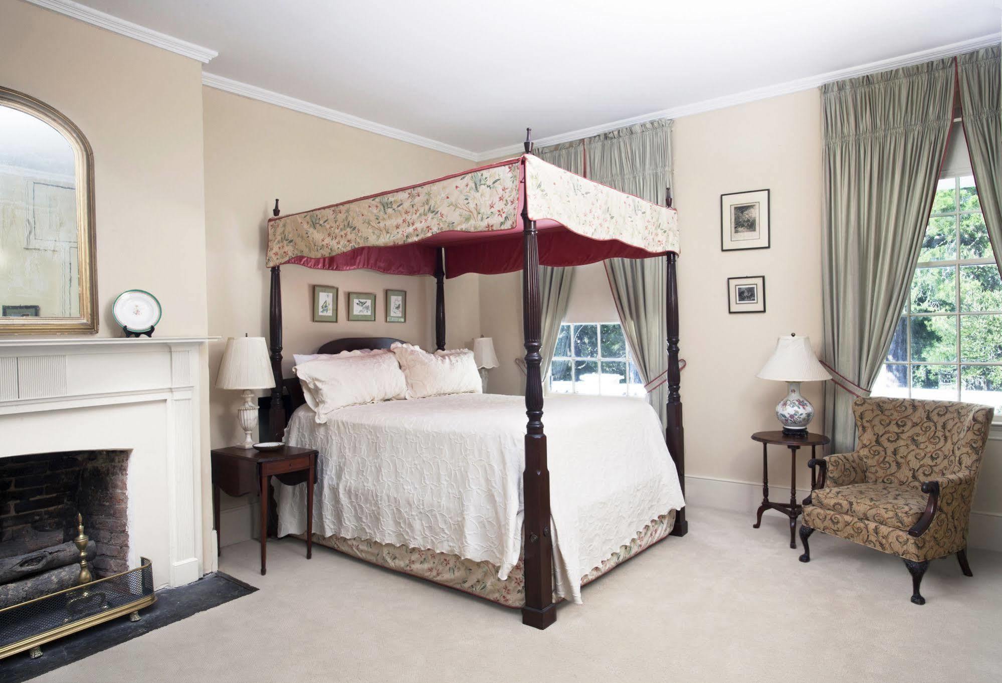 Linden - A Historic Bed And Breakfast Натчез Экстерьер фото